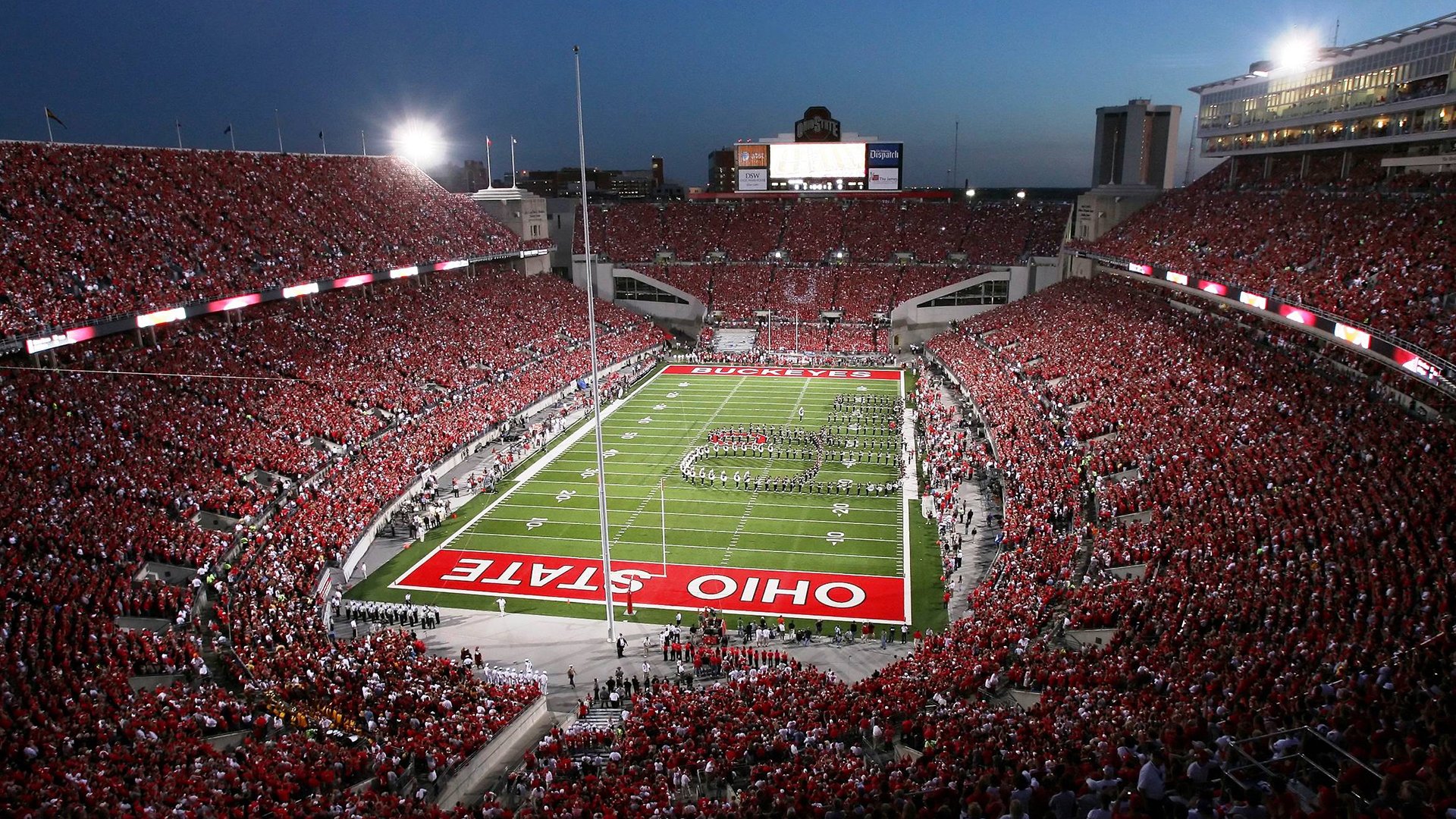 中国篮球职业联赛市场营销与品牌建设，全国篮球职业联赛共12支篮球队参赛,实行主客场